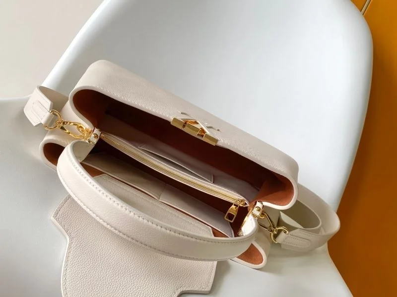 MoistureWicking Louis Vuitton Capucines BB Bags 42912
