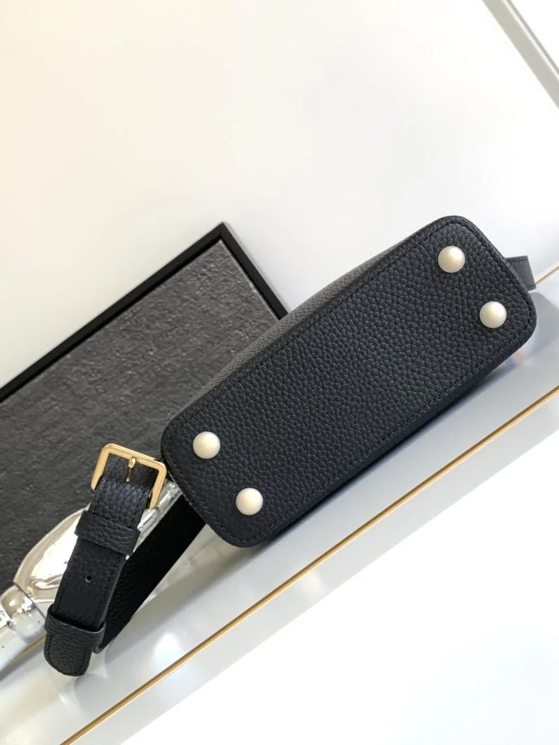 Louis Vuitton Capucines BB Bags Versatile 41374