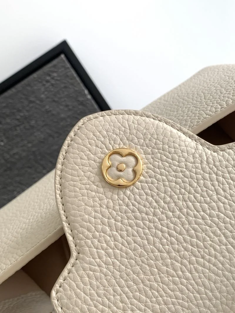 Casual Louis Vuitton Capucines BB Bags 41379