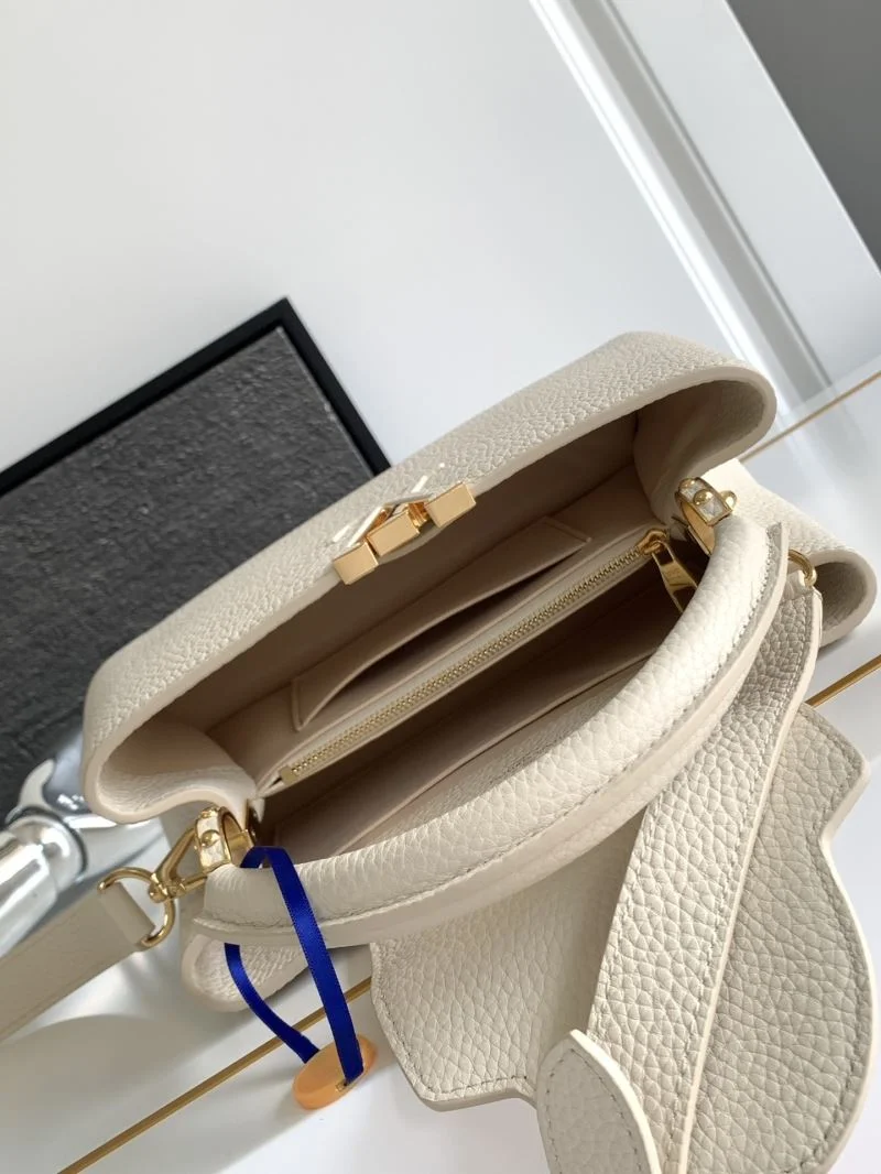 Casual Louis Vuitton Capucines BB Bags 41379