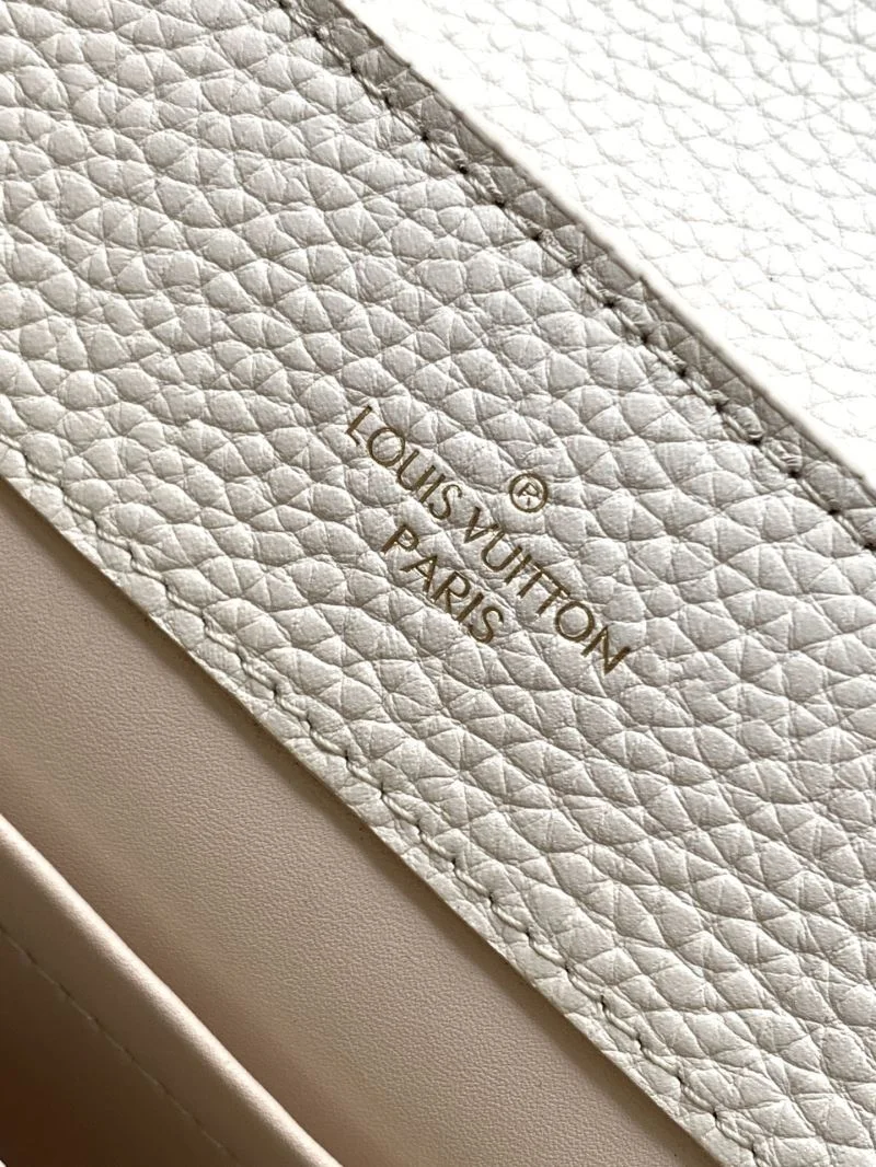 Casual Louis Vuitton Capucines BB Bags 41379