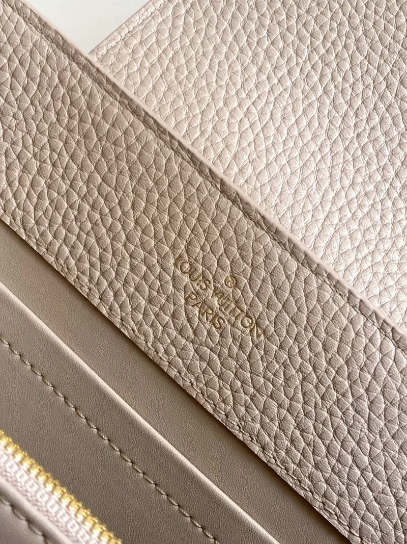 Louis Vuitton Capucines BB Bags Versatile 41357