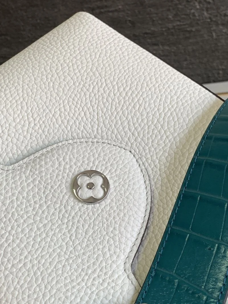 Louis Vuitton Capucines BB Bags Chic 41326