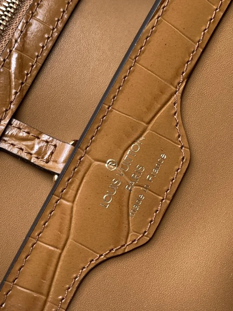 Louis Vuitton Capucines BB Bags ModernLook 41328