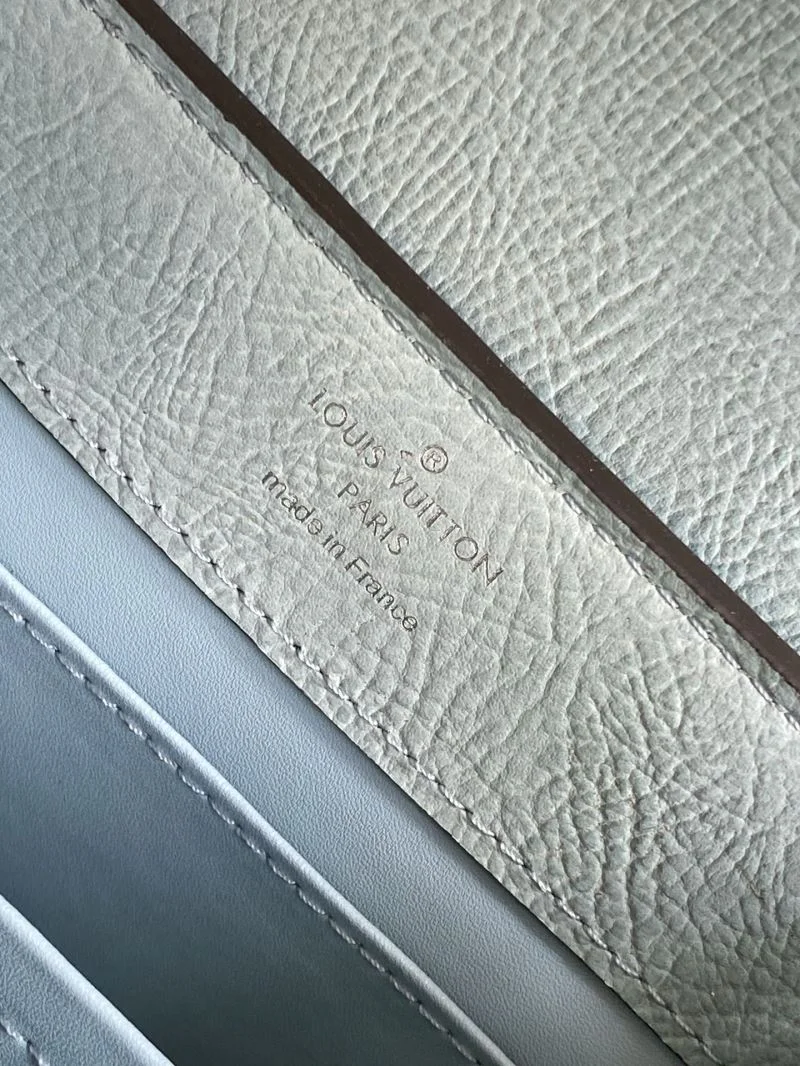 Louis Vuitton Capucines BB Bags TechFriendly 41337