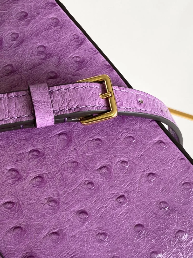 OnTrend Louis Vuitton Capucines BB Bags 41324