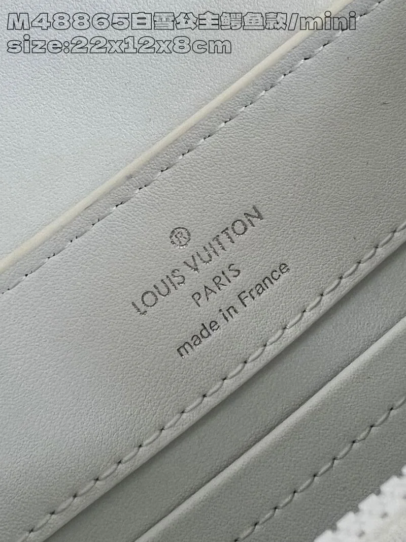 Louis Vuitton Capucines BB Bags Effortless 41362