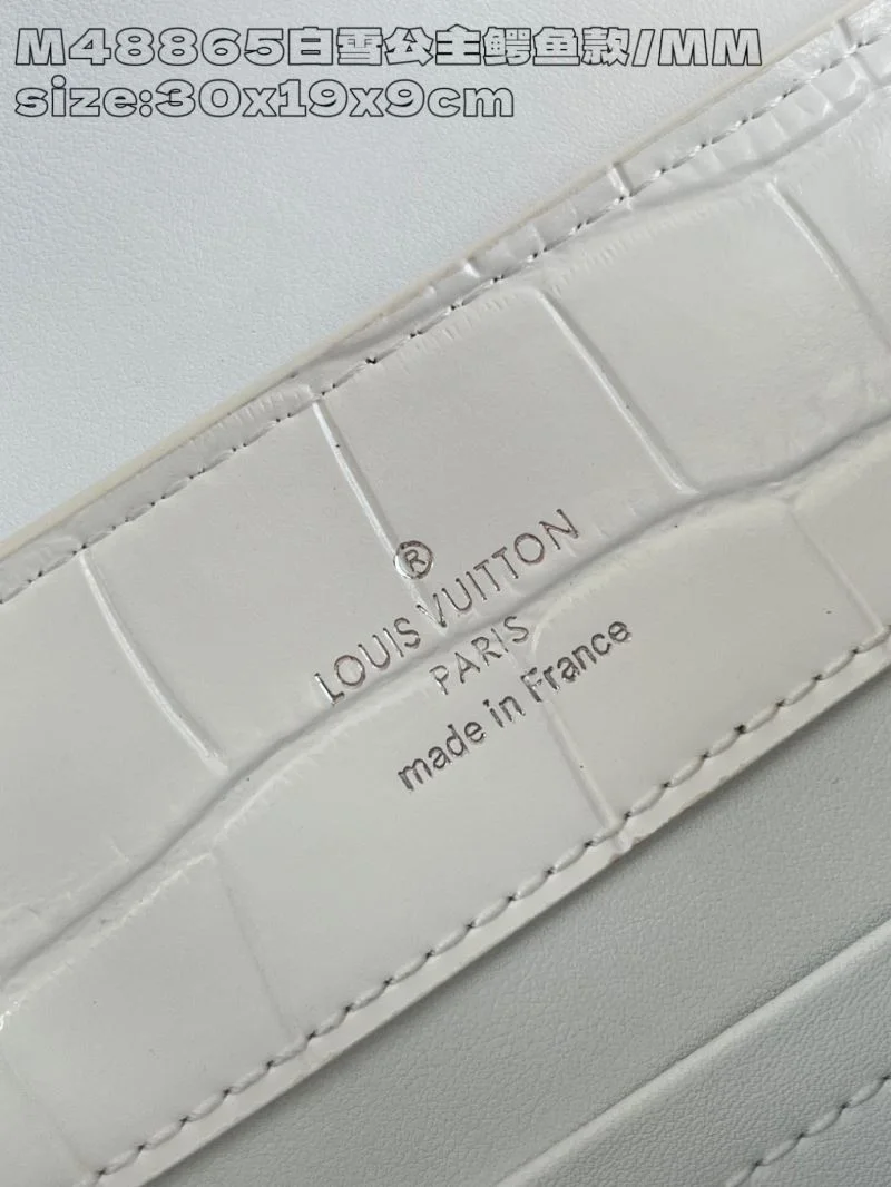 Louis Vuitton Capucines BB Bags Comfortable 41315