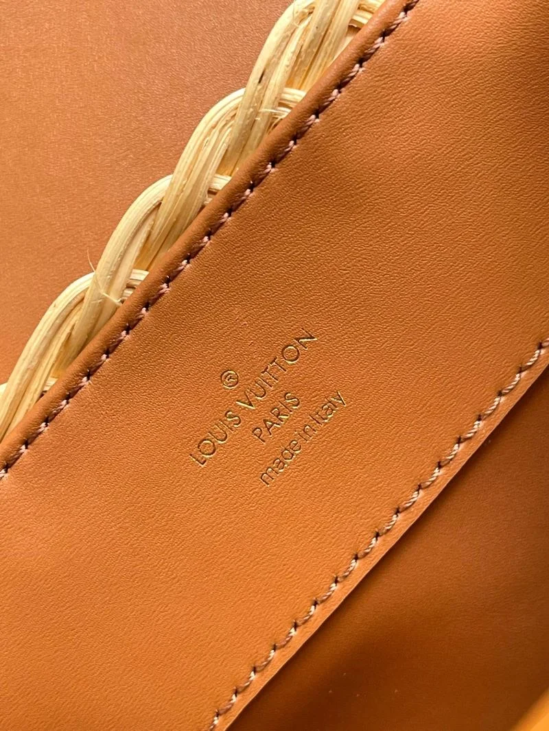 Casual Louis Vuitton Capucines BB Bags 41351