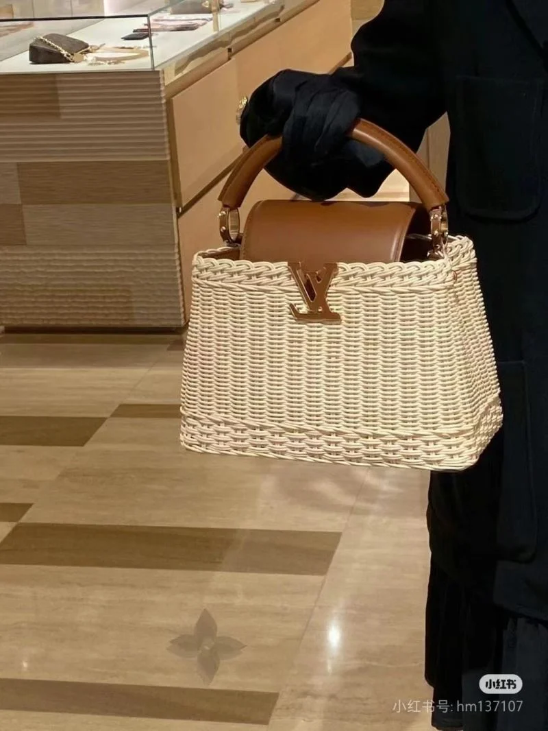 Casual Louis Vuitton Capucines BB Bags 41351