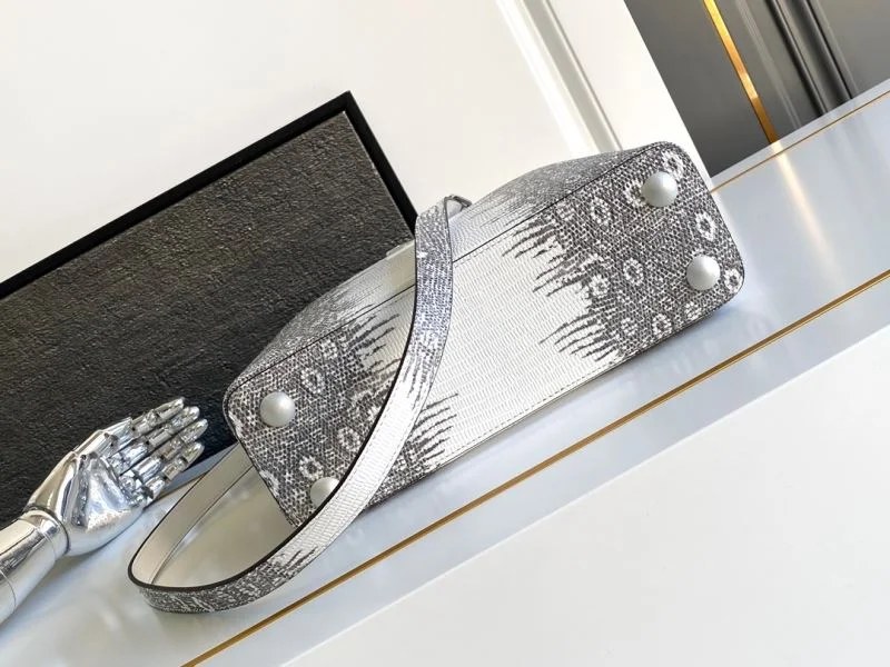 TechFriendly Louis Vuitton Capucines BB Bags 41312