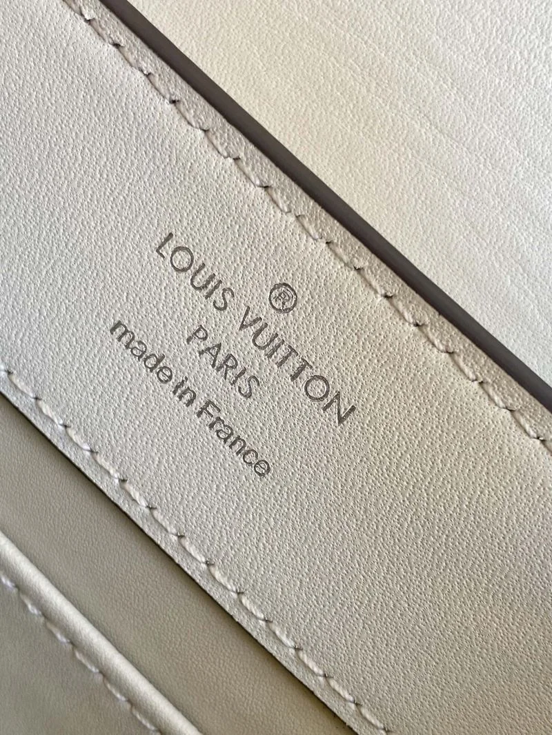 Efficient Louis Vuitton Capucines BB Bags 41298