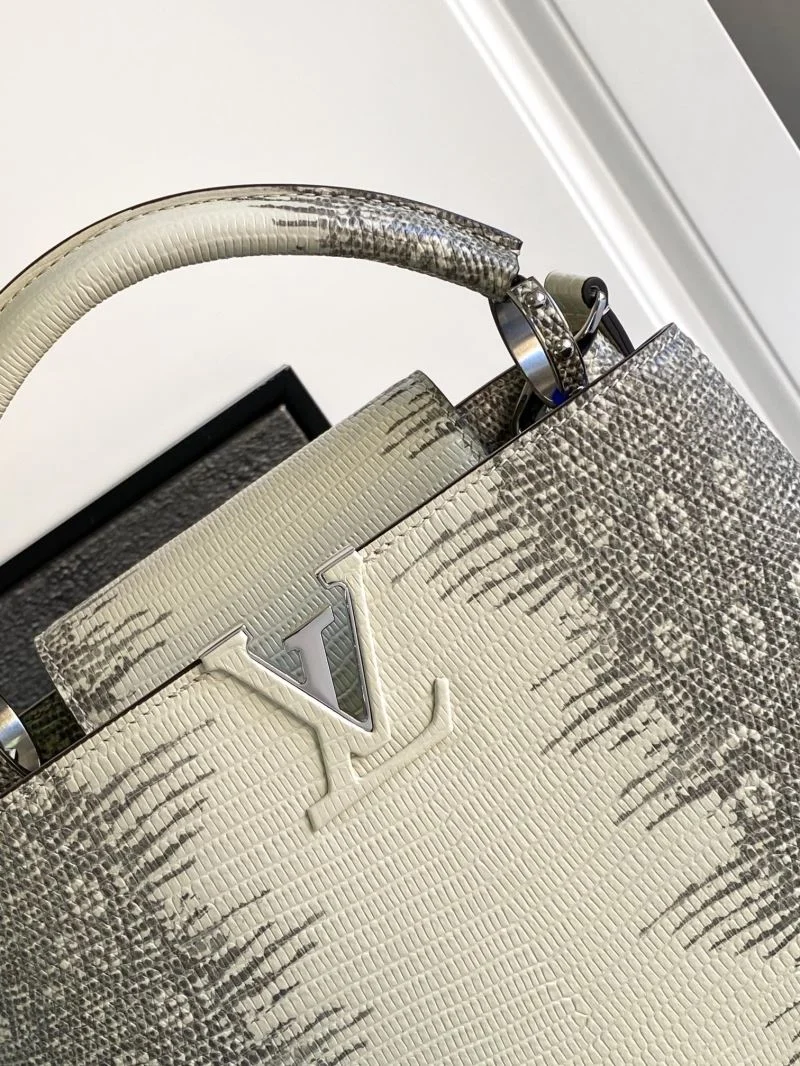 Refined Louis Vuitton Capucines BB Bags 41305