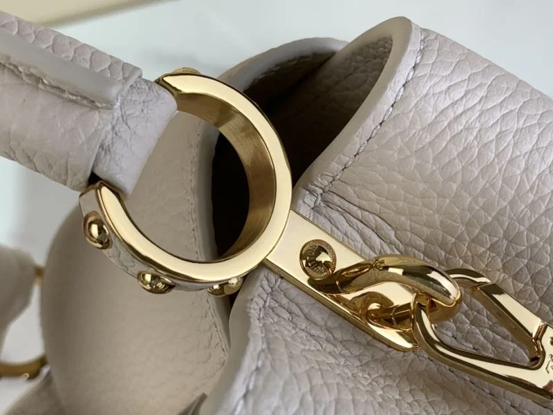 FlexibleFit Louis Vuitton Capucines BB Bags 41303