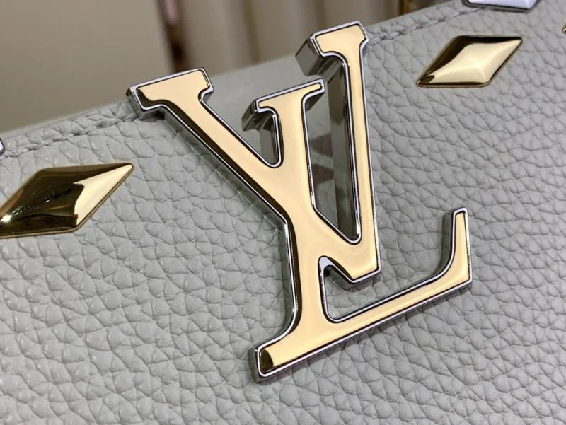 Timeless Louis Vuitton Capucines BB Bags 41293