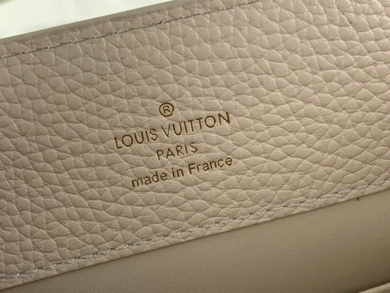 Timeless Louis Vuitton Capucines BB Bags 41293