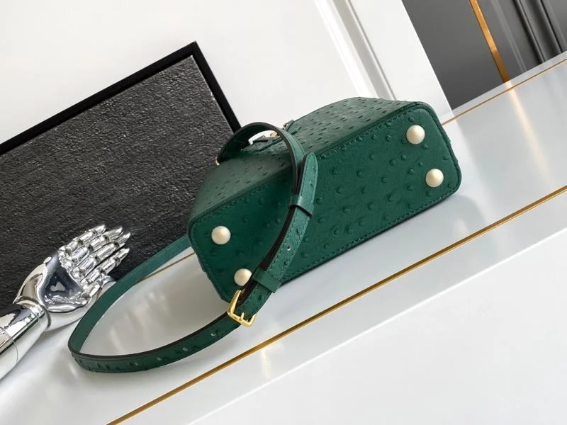 BestValue Louis Vuitton Capucines BB Bags 41270