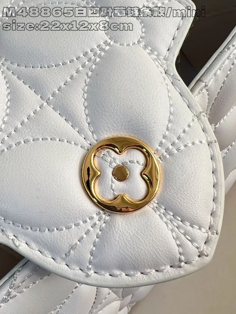 Fashionable Louis Vuitton Capucines BB Bags 41295