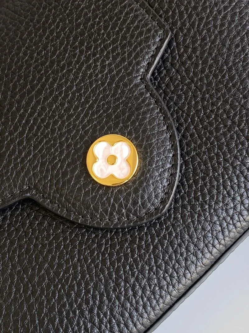 Attractive Louis Vuitton Capucines BB Bags 41246