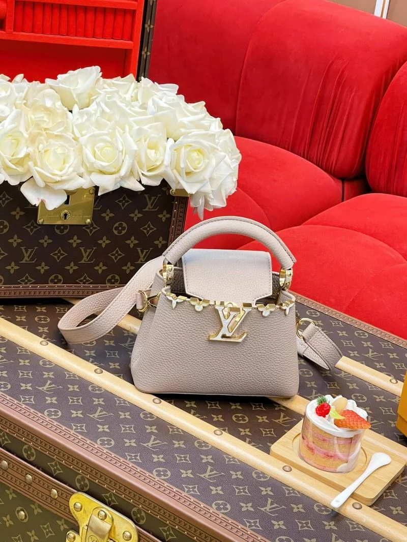 Louis Vuitton Capucines BB Bags Snug 40737