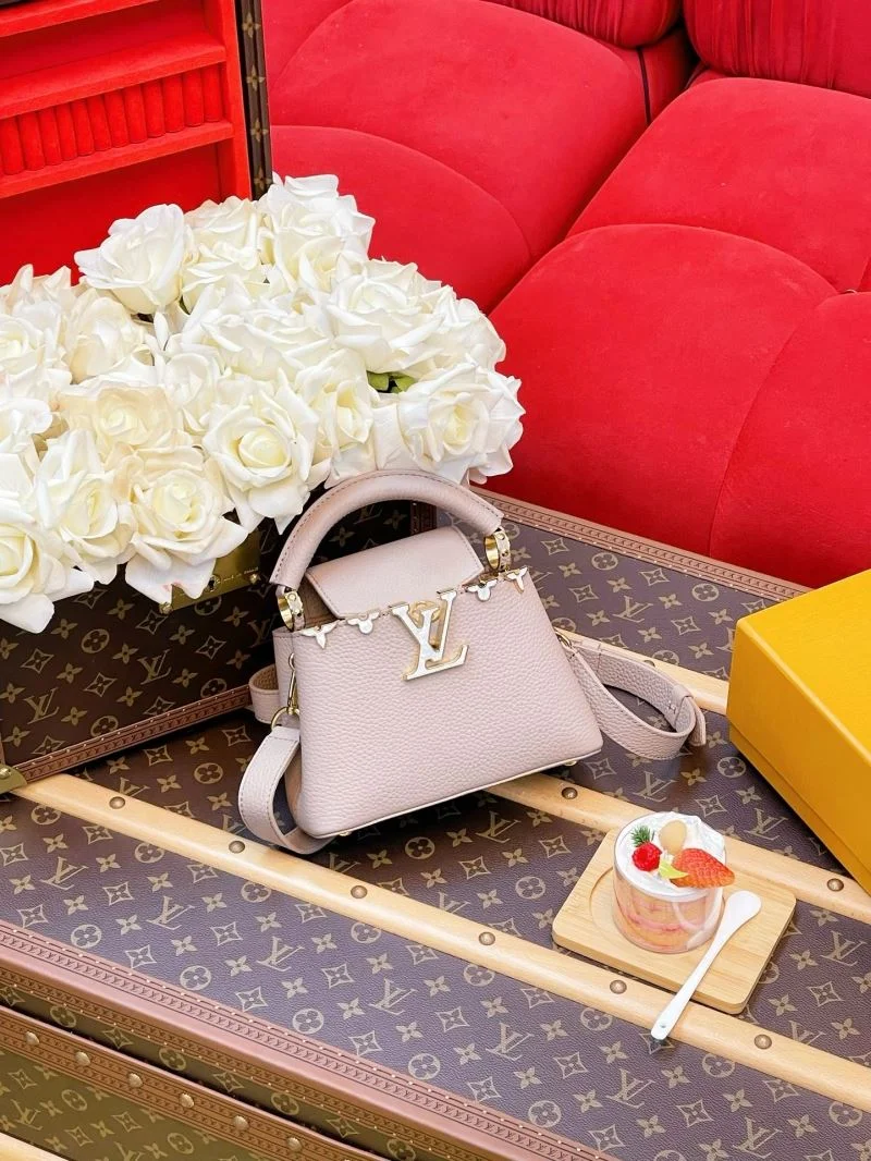 Louis Vuitton Capucines BB Bags Snug 40737
