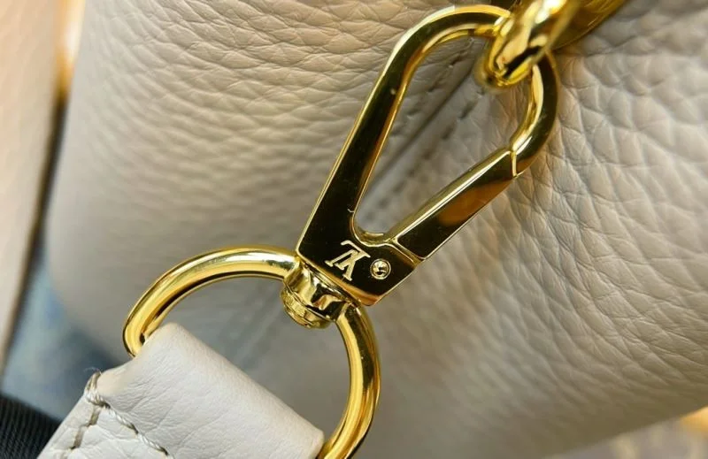 Louis Vuitton Capucines BB Bags Snug 40737