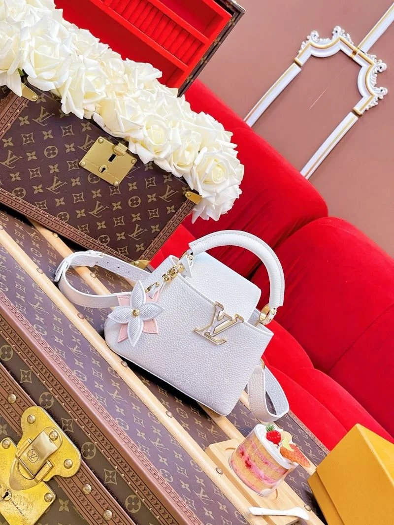 Functional Louis Vuitton Capucines BB Bags 40766