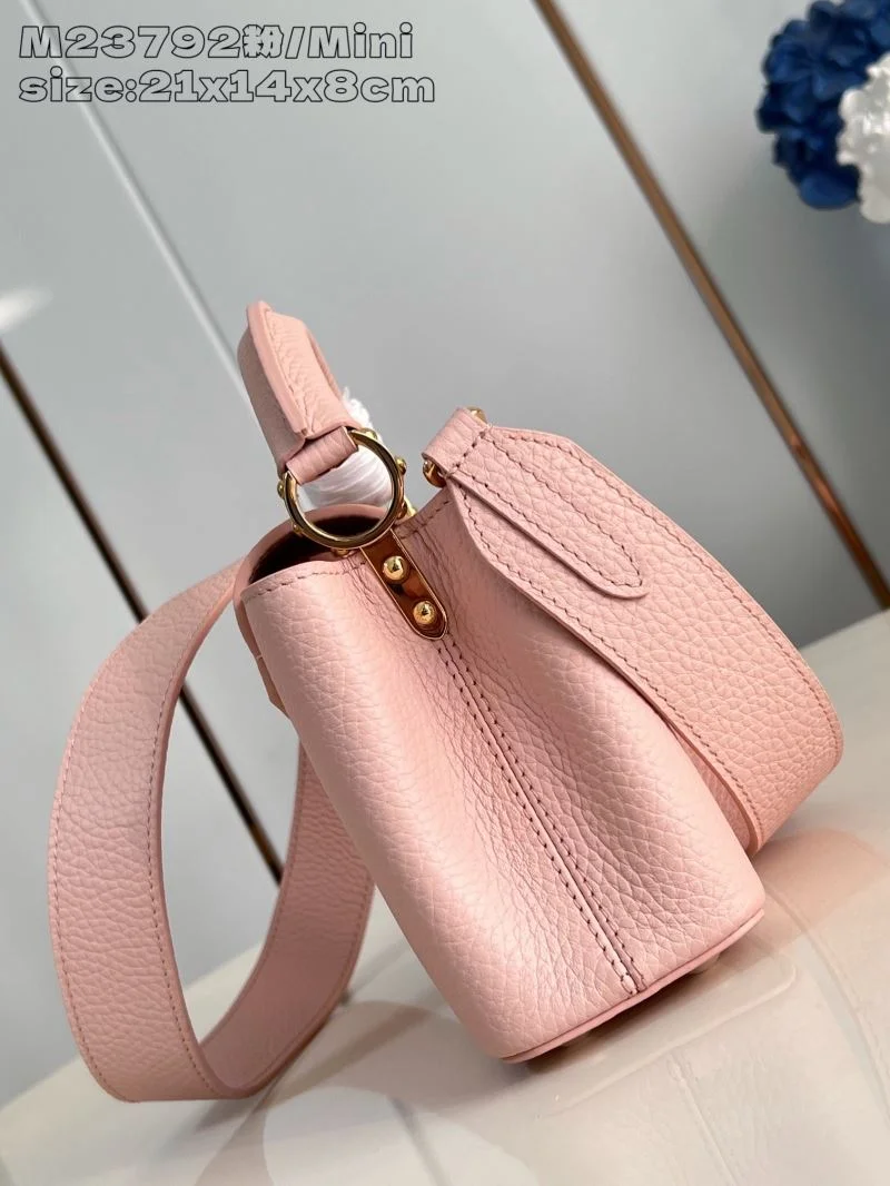 SmoothTexture Louis Vuitton Capucines BB Bags 40718