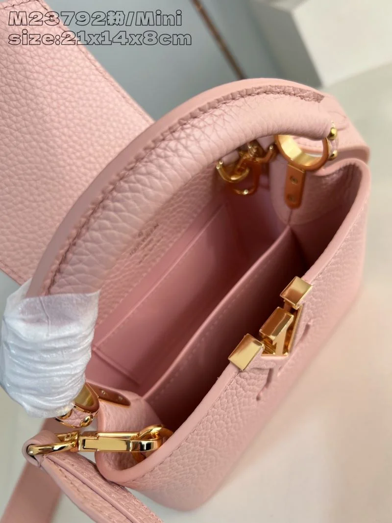 SmoothTexture Louis Vuitton Capucines BB Bags 40718