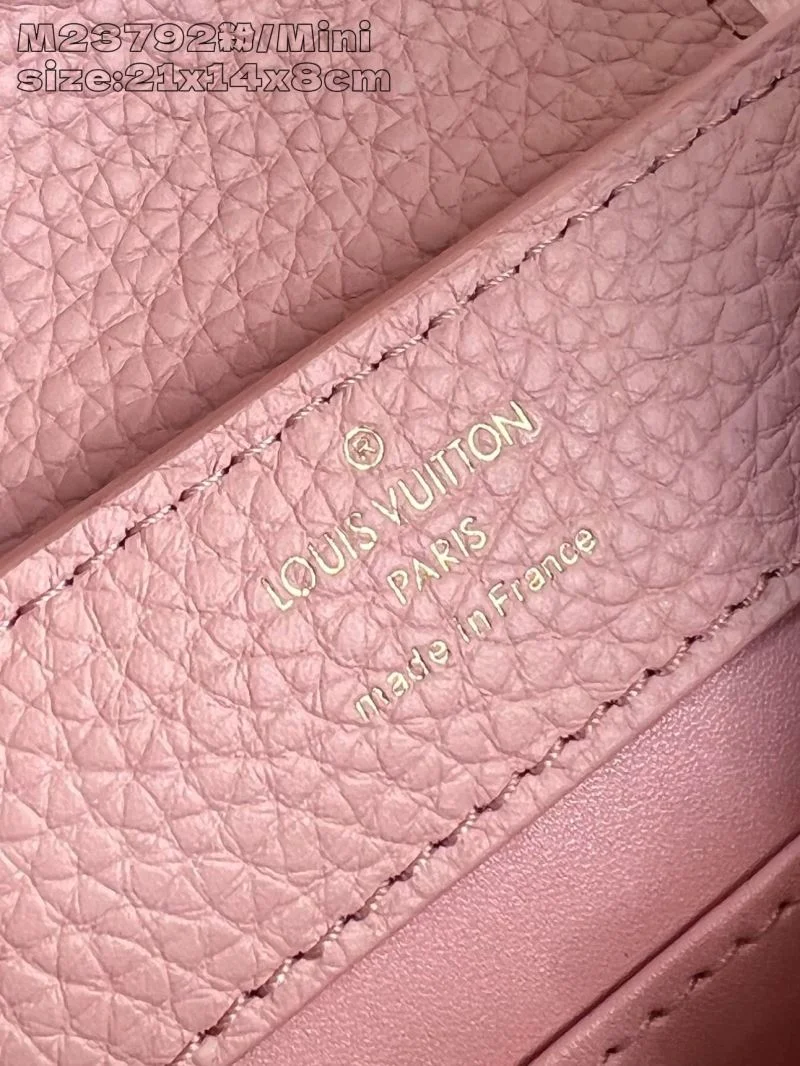 SmoothTexture Louis Vuitton Capucines BB Bags 40718
