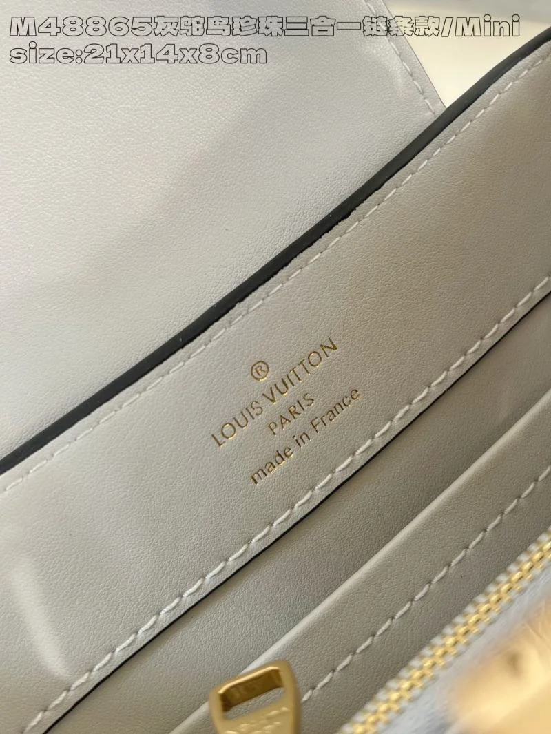 Unique Louis Vuitton Capucines BB Bags 40740