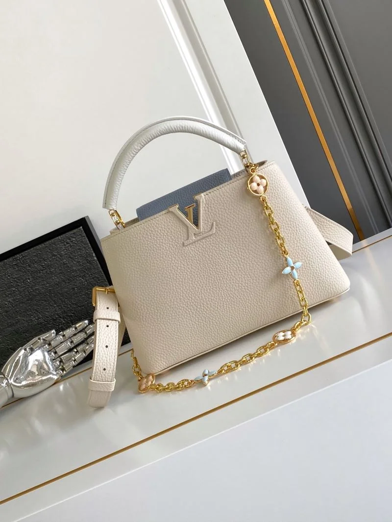Minimalist Louis Vuitton Capucines BB Bags 40738