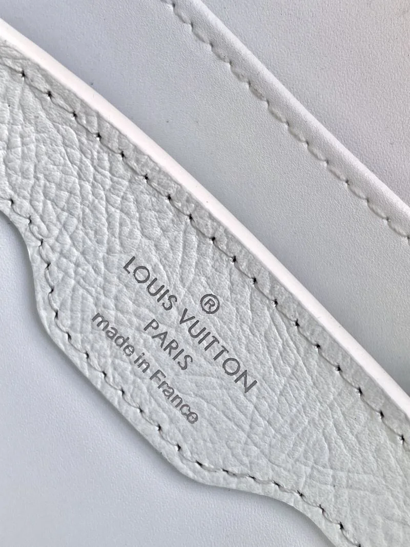 Louis Vuitton Capucines BB Bags WrinkleFree 40697