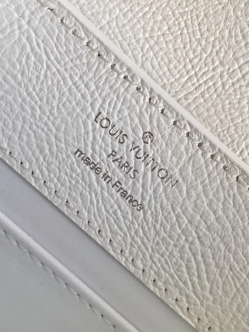 Premium Louis Vuitton Capucines BB Bags 40703