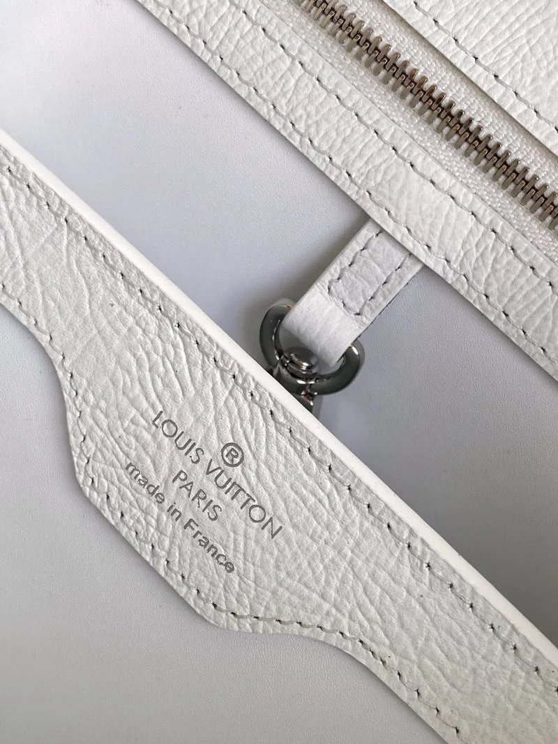 UrbanChic Louis Vuitton Capucines BB Bags 40704