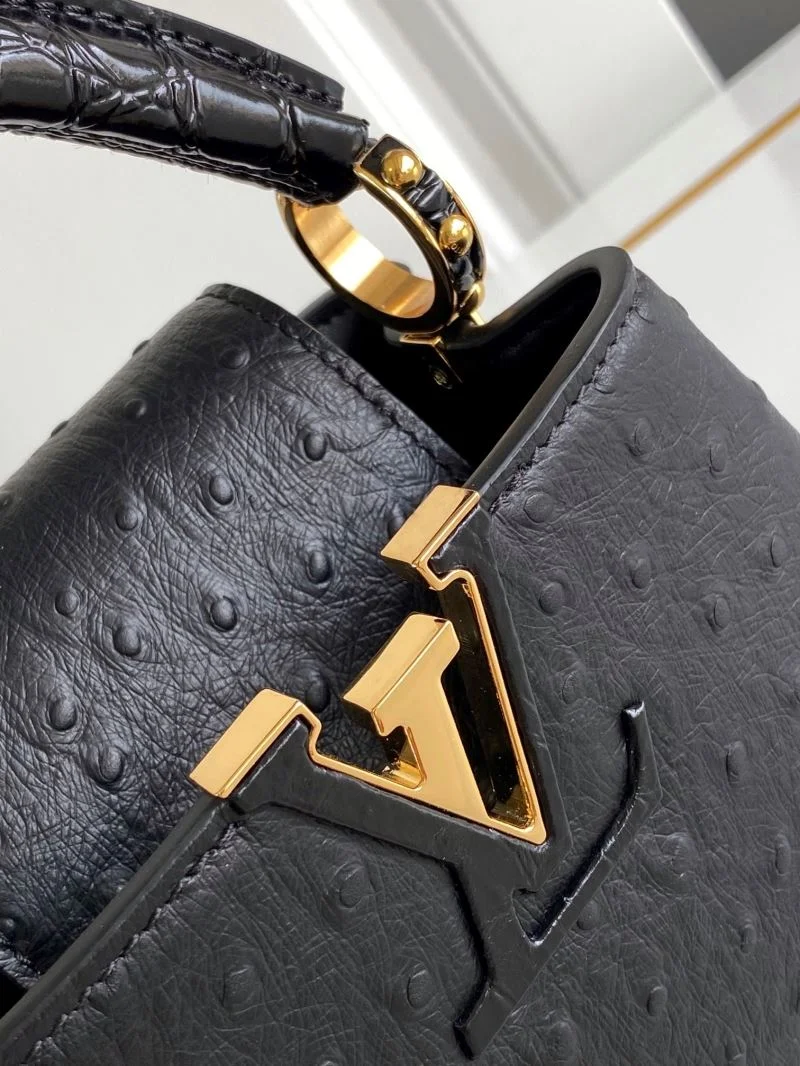 Classic Louis Vuitton Capucines BB Bags 40700