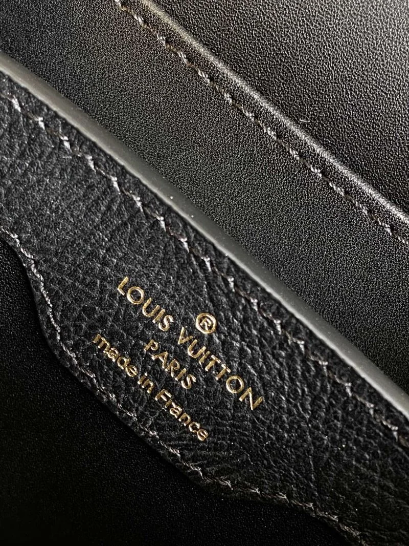 Classic Louis Vuitton Capucines BB Bags 40700