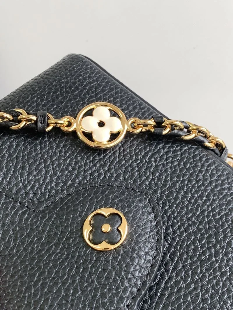 Fashionable Louis Vuitton Capucines BB Bags 40698