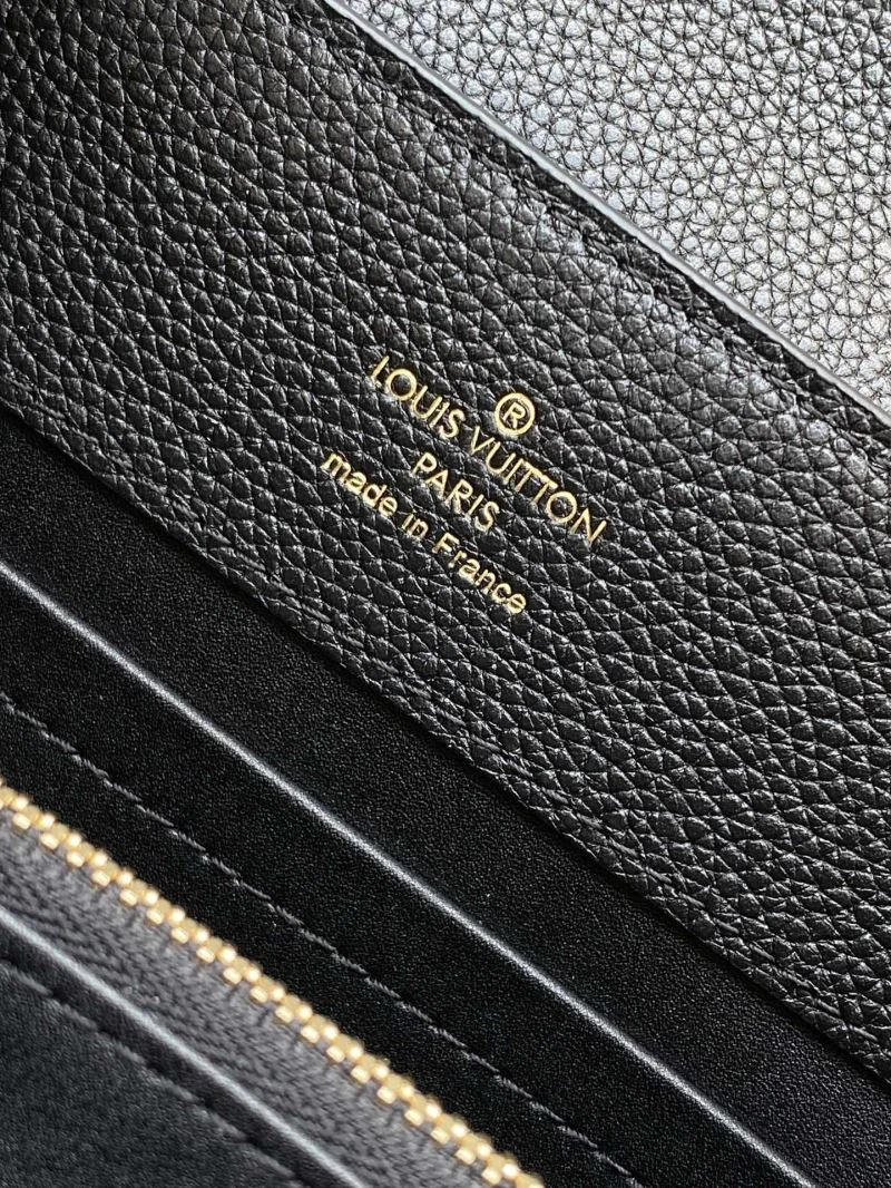 Neat Louis Vuitton Capucines BB Bags 40685