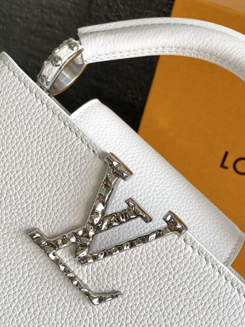Functional Louis Vuitton Capucines BB Bags 40716