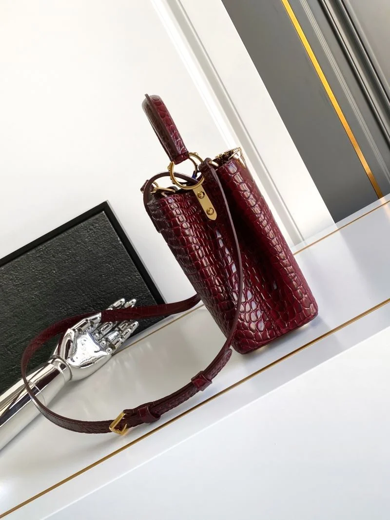 Sleek Louis Vuitton Capucines BB Bags 40681