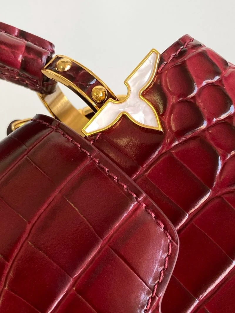 Sleek Louis Vuitton Capucines BB Bags 40681