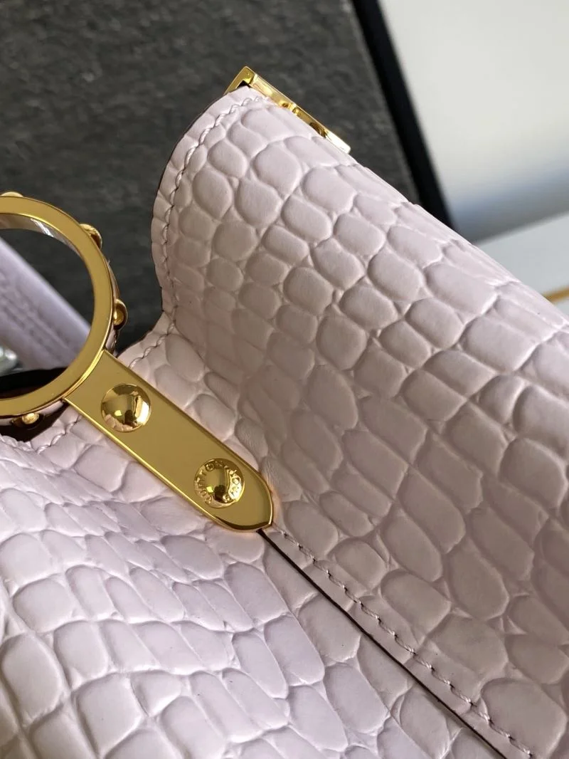WrinkleFree Louis Vuitton Capucines BB Bags 40682