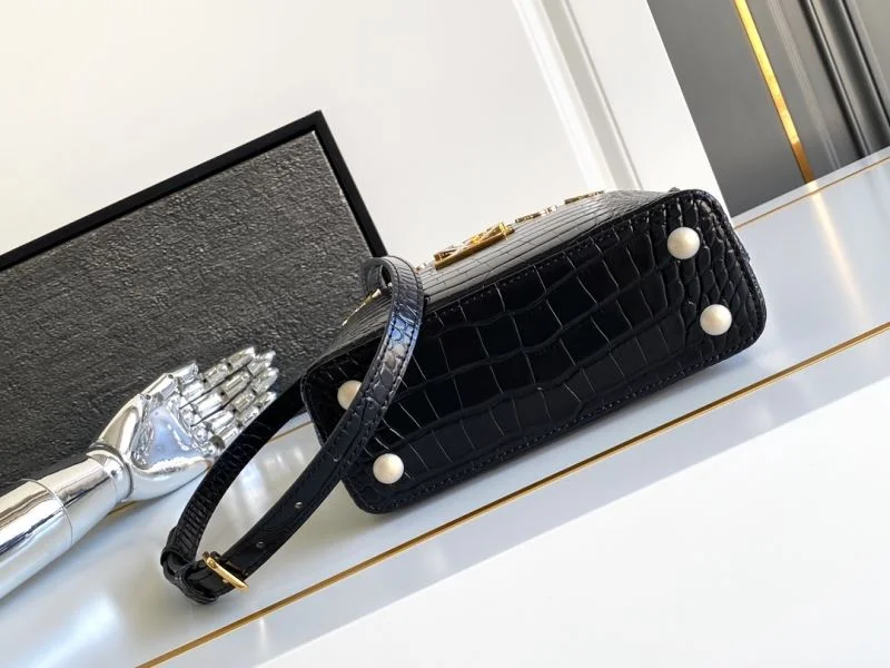 Unique Louis Vuitton Capucines BB Bags 40678