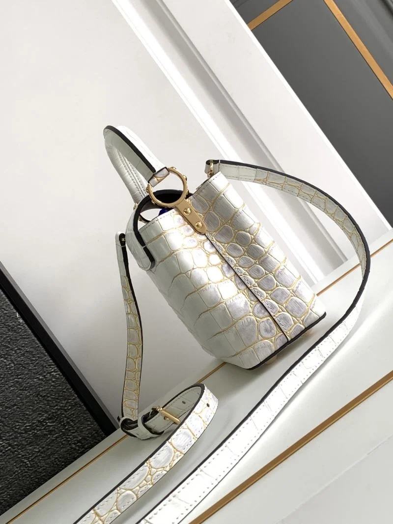 WrinkleFree Louis Vuitton Capucines BB Bags 40670