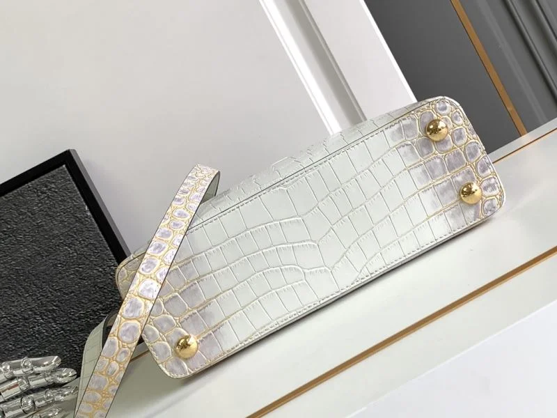 Effortless Louis Vuitton Capucines BB Bags 40662