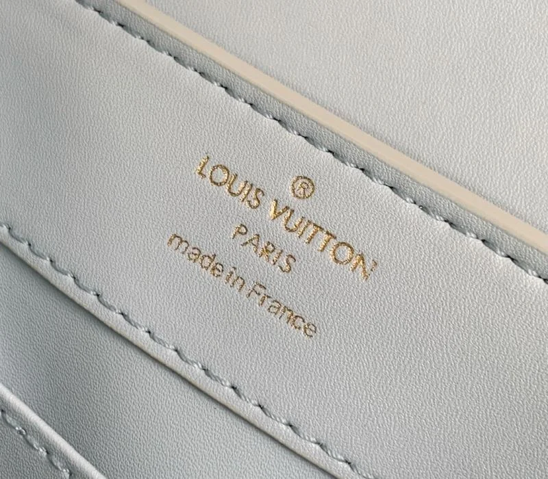 Louis Vuitton Capucines BB Bags Lightweight 40654