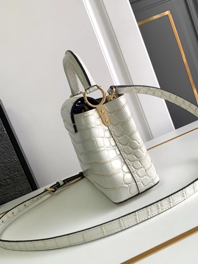 UrbanStyle Louis Vuitton Capucines BB Bags 40663