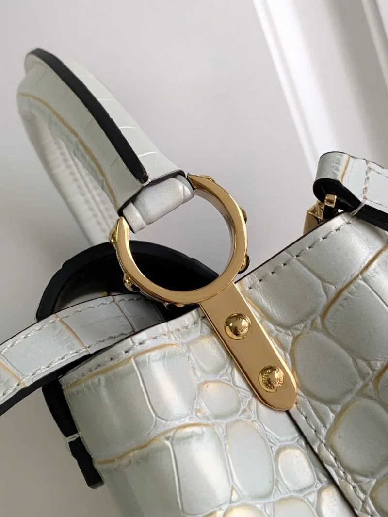 UrbanStyle Louis Vuitton Capucines BB Bags 40663