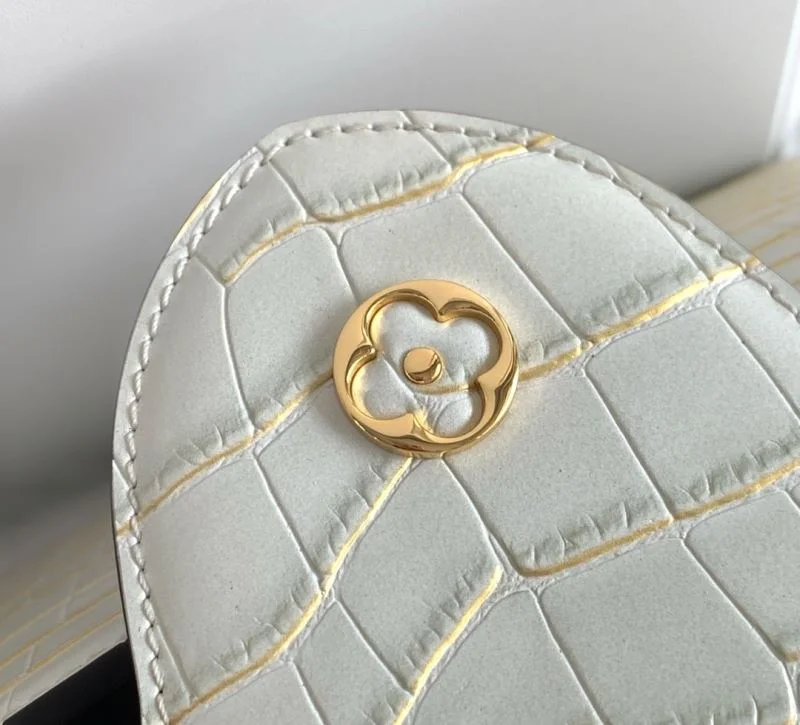 SunProtective Louis Vuitton Capucines BB Bags 40660